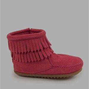 Toddler pink Minnetonka boots. Brand new. Never worn